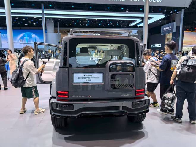 赛博版 10万级纯电“方盒子”狠角色登场